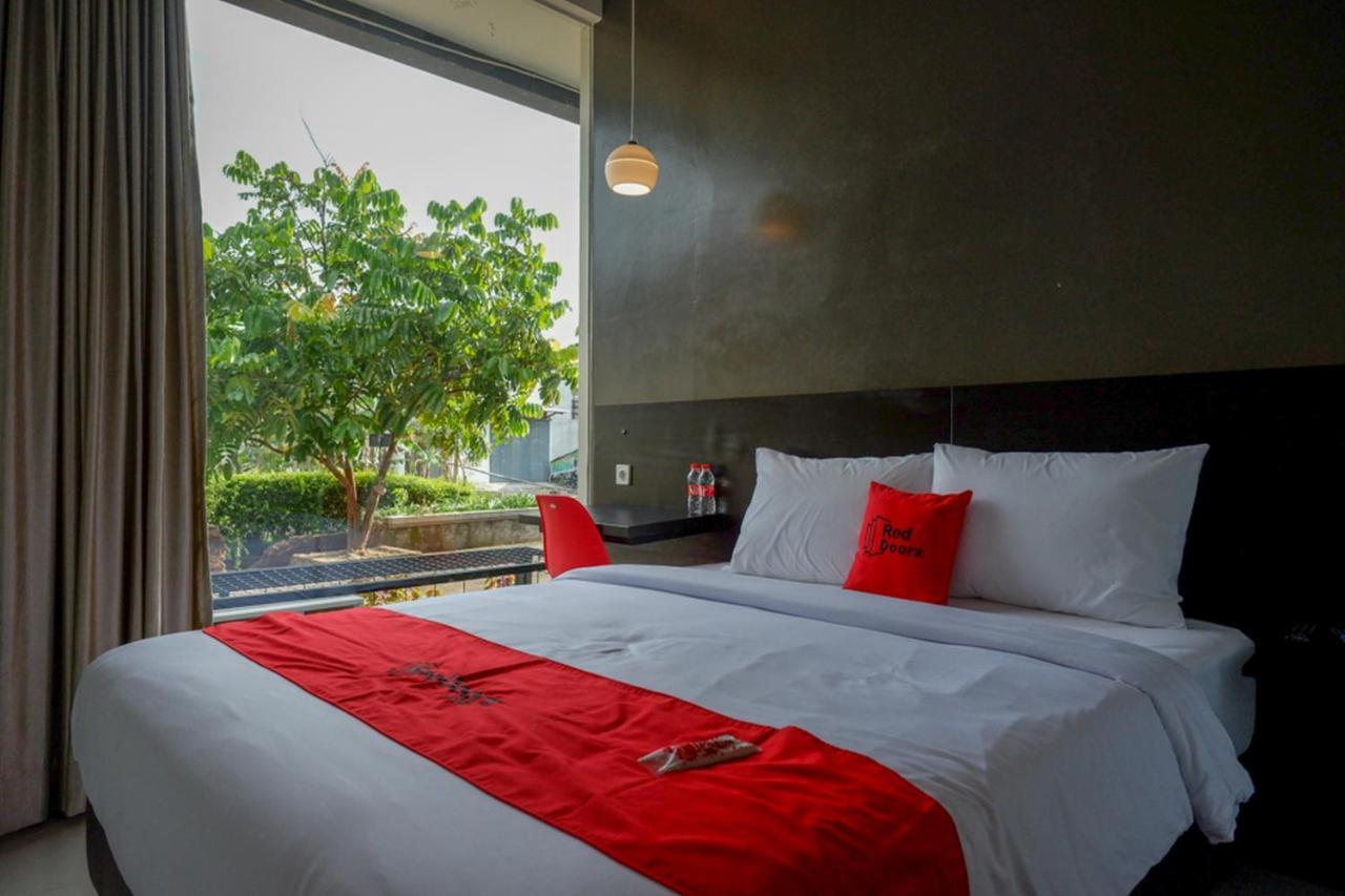 Reddoorz Plus Near Solo Baru المظهر الخارجي الصورة