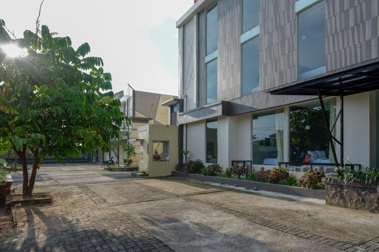 Reddoorz Plus Near Solo Baru المظهر الخارجي الصورة