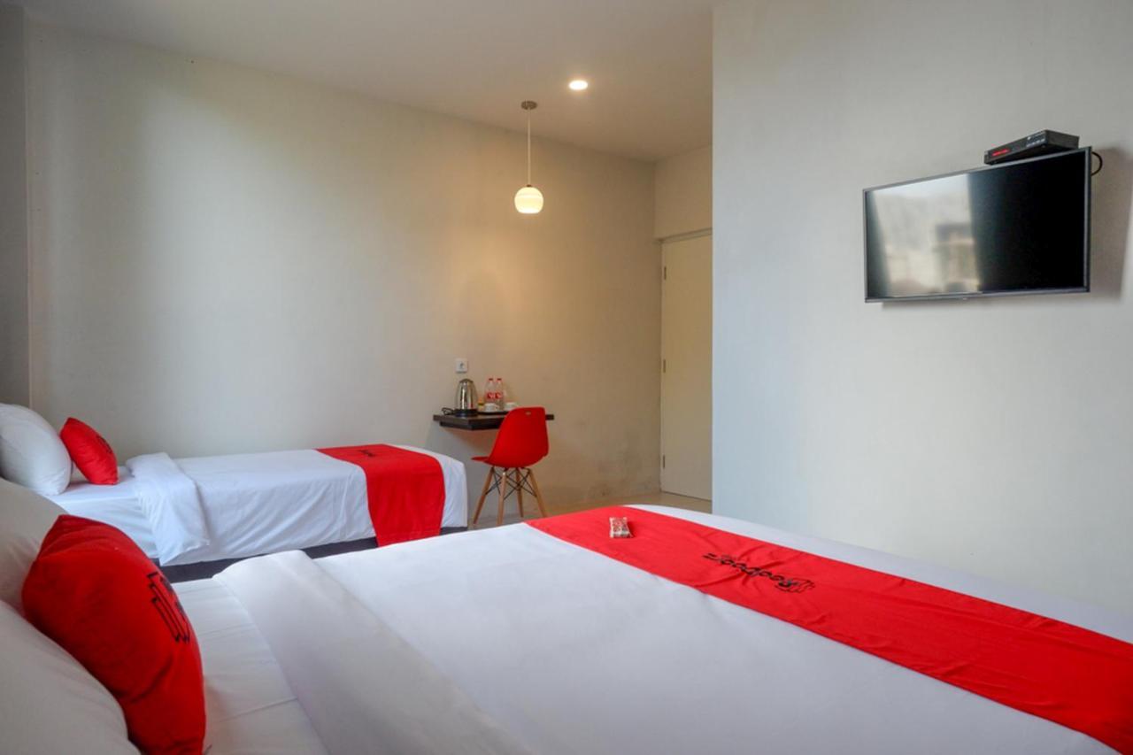 Reddoorz Plus Near Solo Baru المظهر الخارجي الصورة